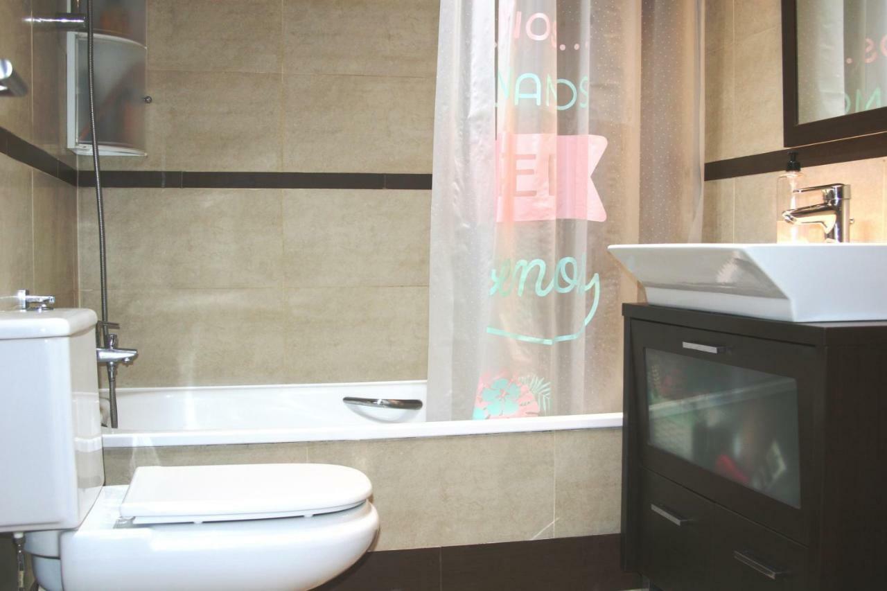 Apartamento Malaga Centro Y Playa-Parking Luaran gambar